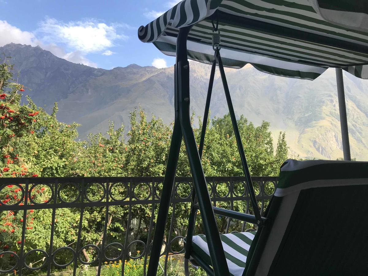 Guest House Demma Kazbegi Exterior foto